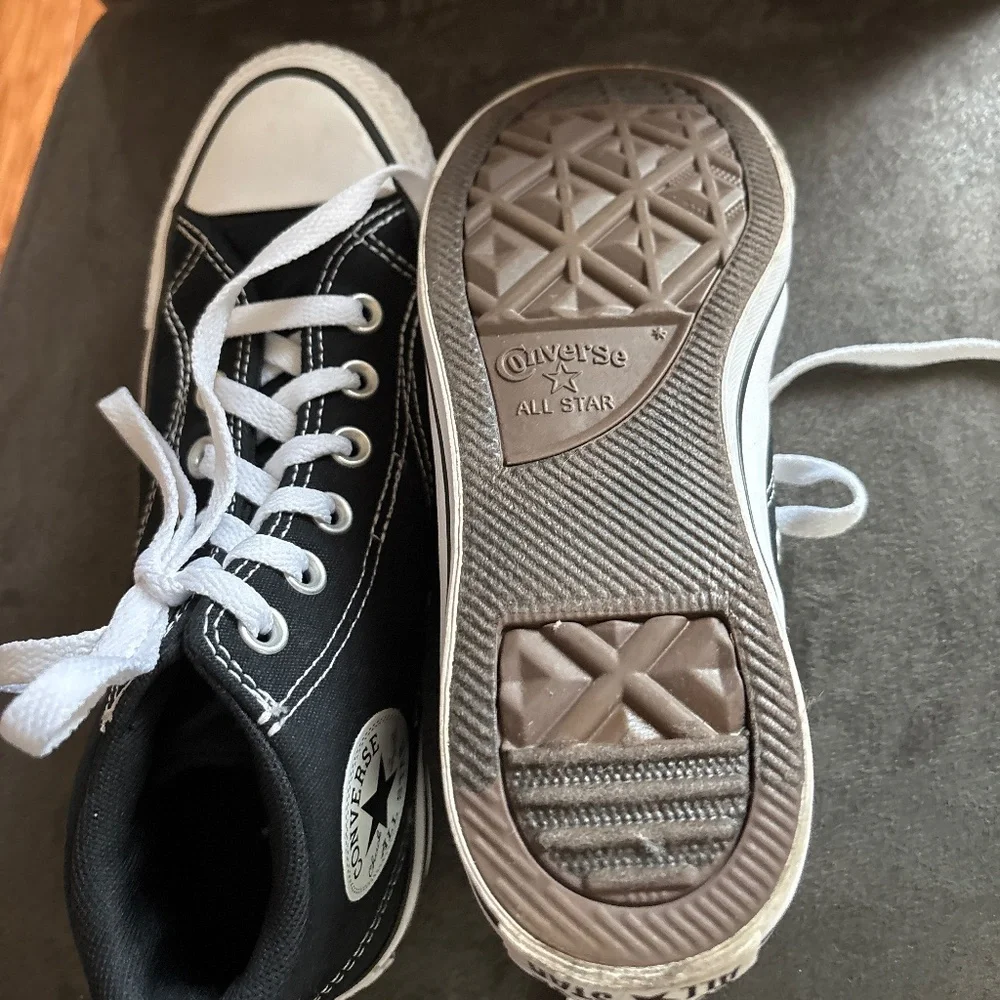 Converse All Star Mid Black White Sneakers EUC Women’s 7 Boy’s 5 GS4